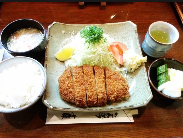 特ロースかつ定食　1,600円（税込）