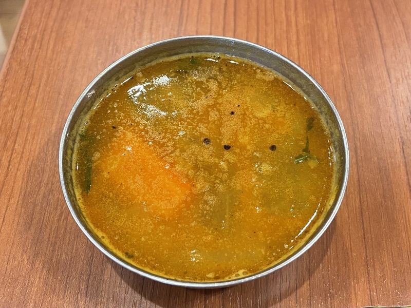 【サンバール】豆と野菜を煮込んだスパイススープ